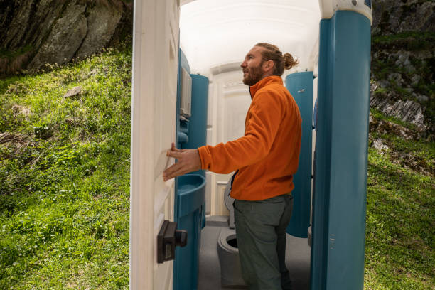 Best Portable restroom trailer rental  in Auburndale, FL